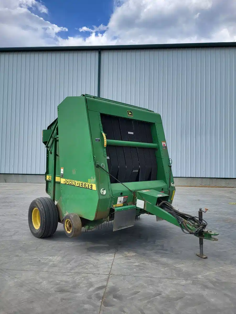 Gallery image 1 for Used 1999 John Deere 566 Round Baler