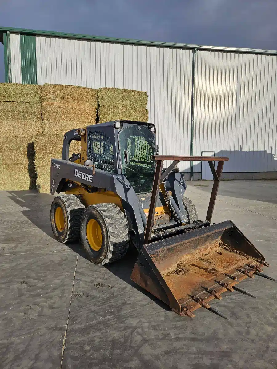 2011 John Deere 328D Skid Steer