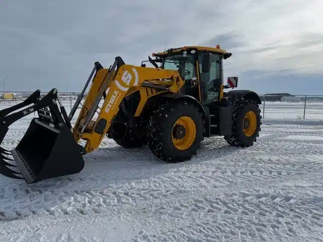 Gallery image 2 for 2023 JCB FASTRAC 4220 Tractor