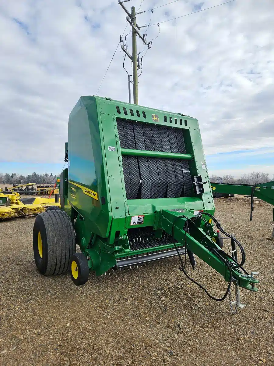 Gallery image 1 for 2025 John Deere 561M Round Baler