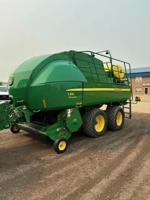 Gallery image 2 for 2018 John Deere L331 Square Baler - Large