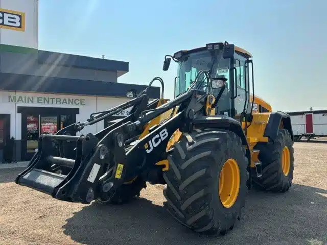 Gallery image 1 for 2025 JCB 427 Wheel Loader