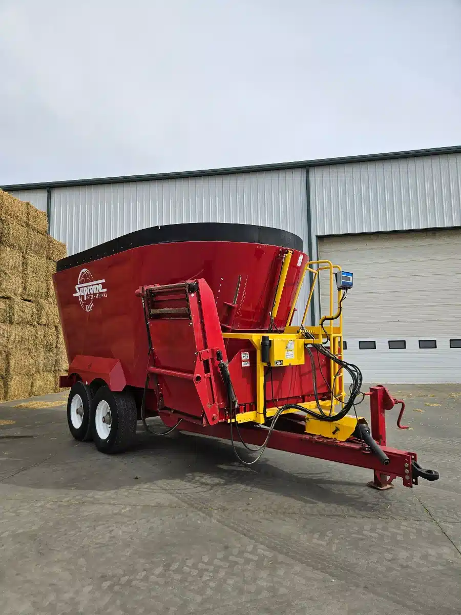 Gallery image 1 for 2024 Supreme 1200T TMR Mixer