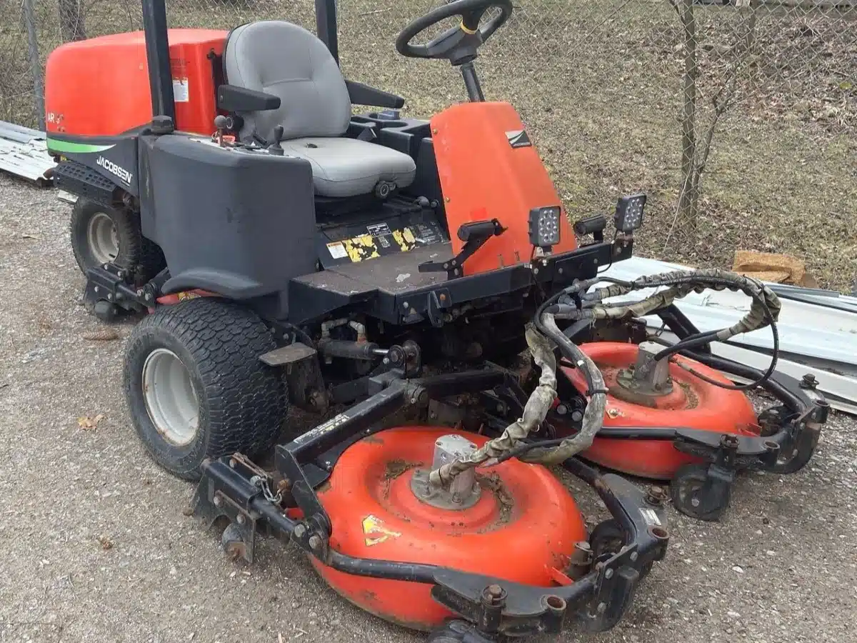 Gallery image 2 for Used Jacobsen AR3 Mower - Front Deck
