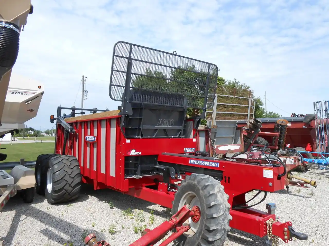 Gallery image 1 for New 2025 Hagedorn HYDRA-SPREAD V8610 Manure Spreader