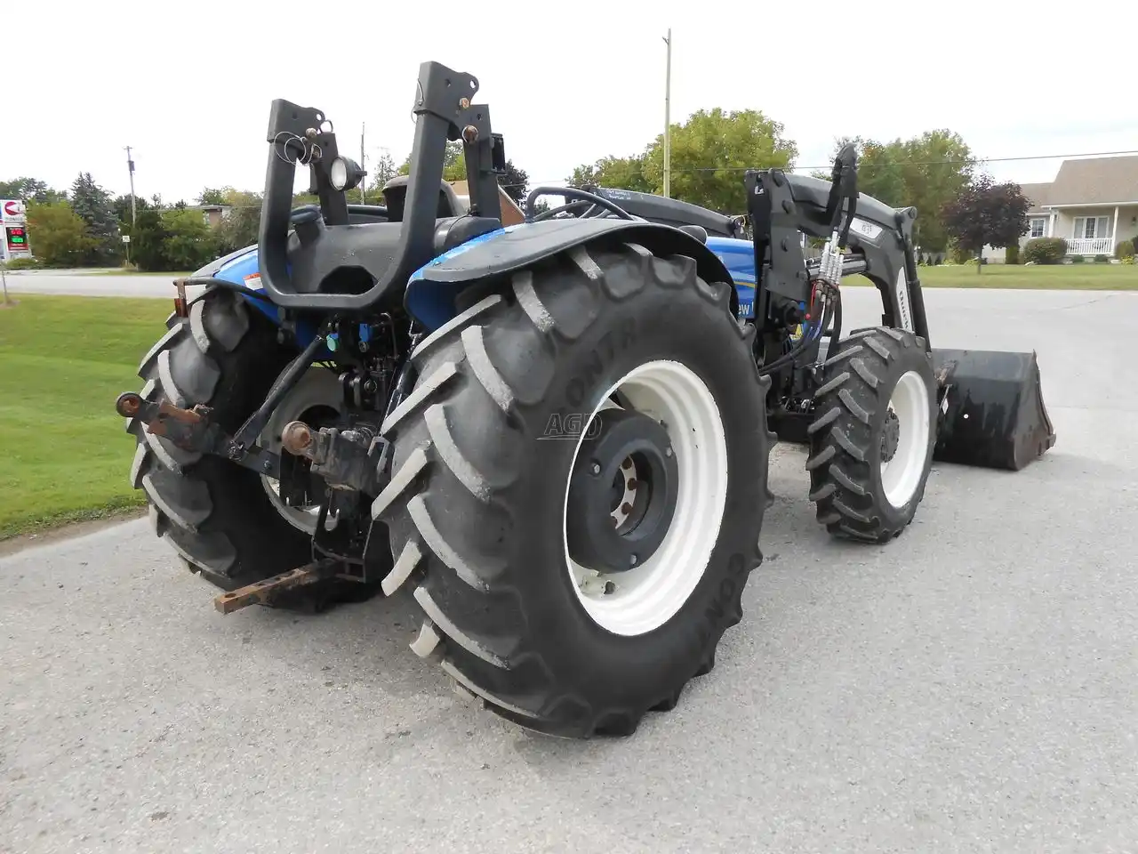 Gallery image 2 for Used 2012 New Holland T4050 Tractor