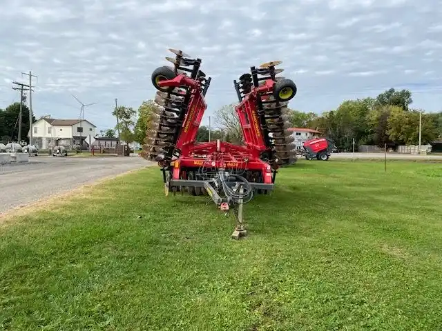 Gallery image 2 for Used Sunflower 6631 Vertical Tillage