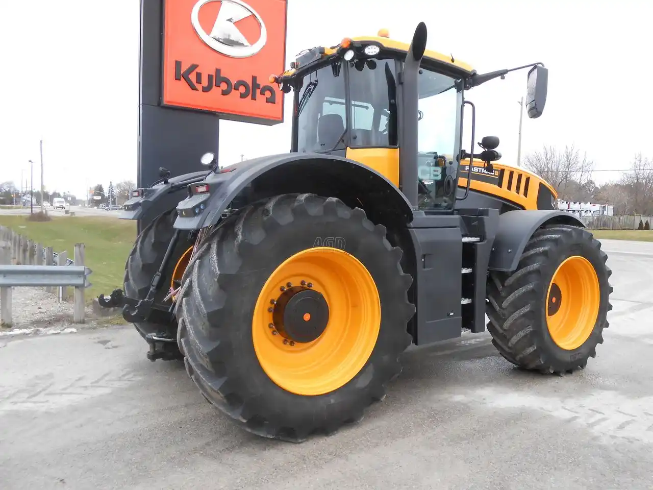 Gallery image 2 for Used 2022 JCB FASTRAC 8330 Tractor