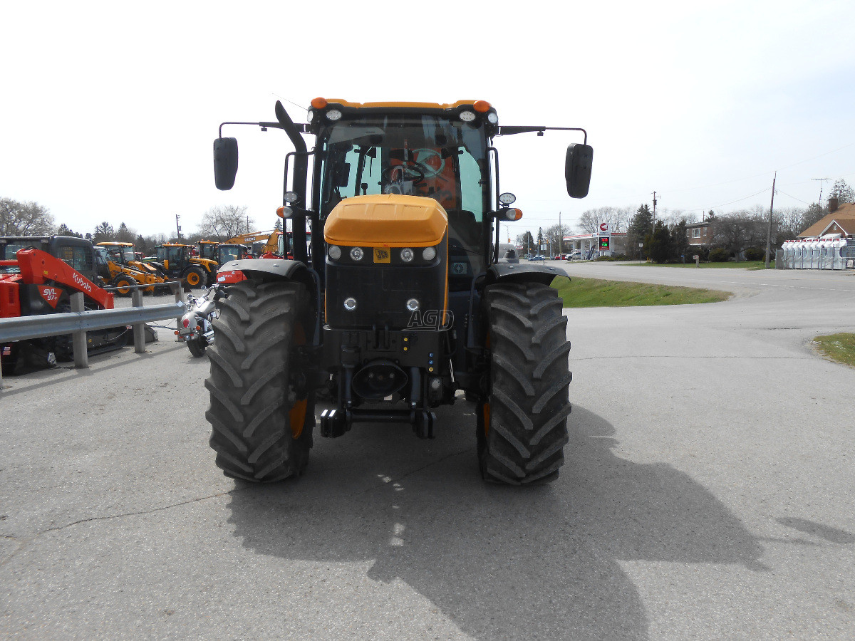 Gallery image 2 for Used 2018 JCB FASTRAC 4220 Tractor