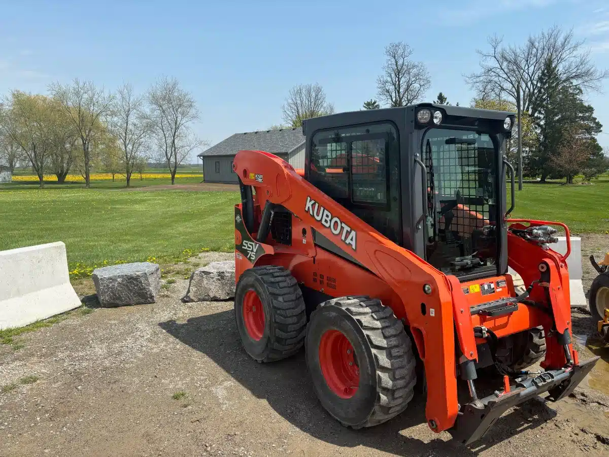 Gallery image 1 for Used 2019 Kubota SSV75 Skid Steer