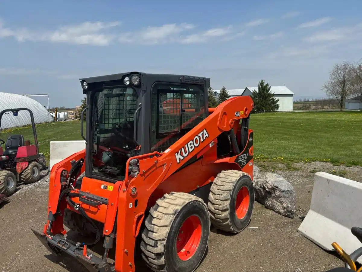 Gallery image 2 for Used 2019 Kubota SSV75 Skid Steer