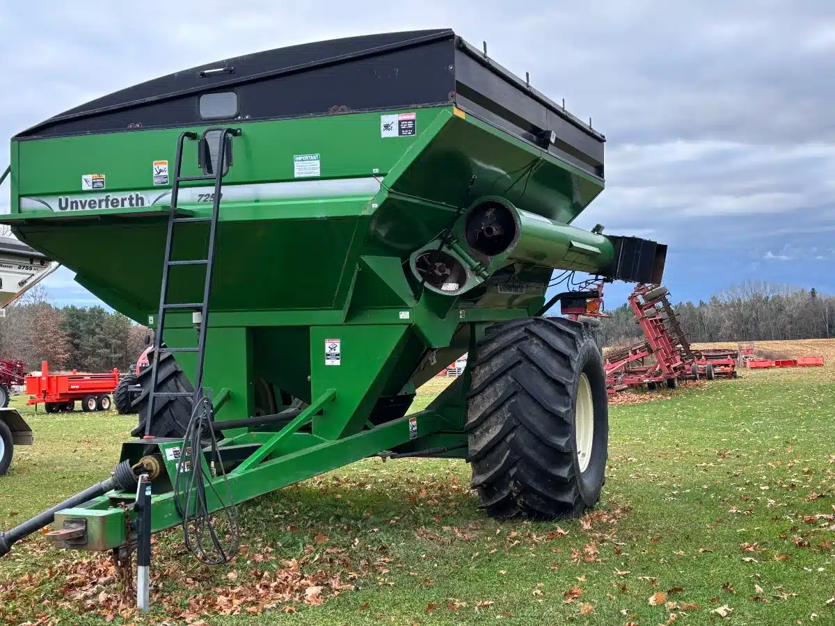 Gallery image 2 for Used 2010 Unverferth 7250 Grain Cart