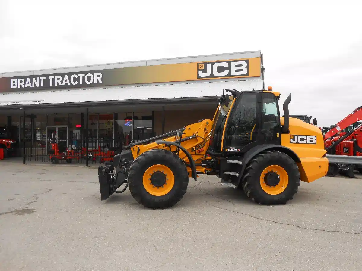 Gallery image 1 for Used 2023 JCB TM420 AGRI TeleHandler