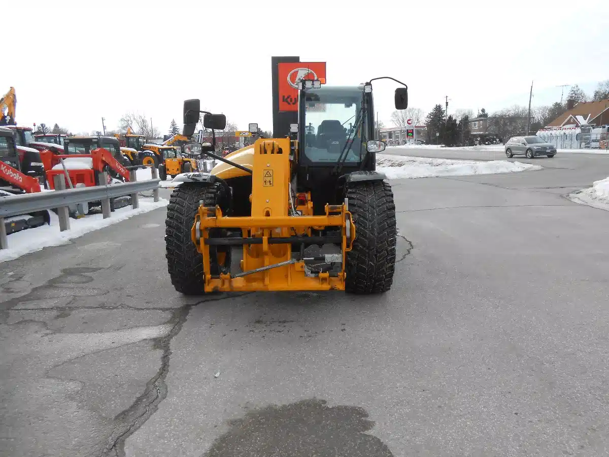 Gallery image 2 for Used 2023 JCB 542-70 TeleHandler