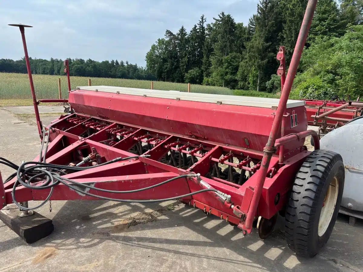 Gallery image 2 for Used Case IH 510 Drill