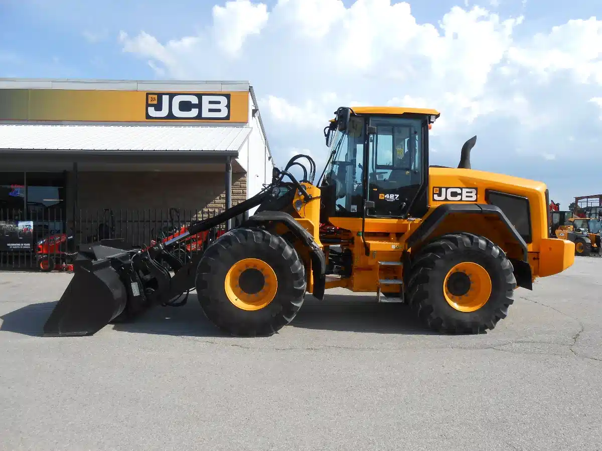 Gallery image 1 for Used 2023 JCB 427 HT AGRI Wheel Loader