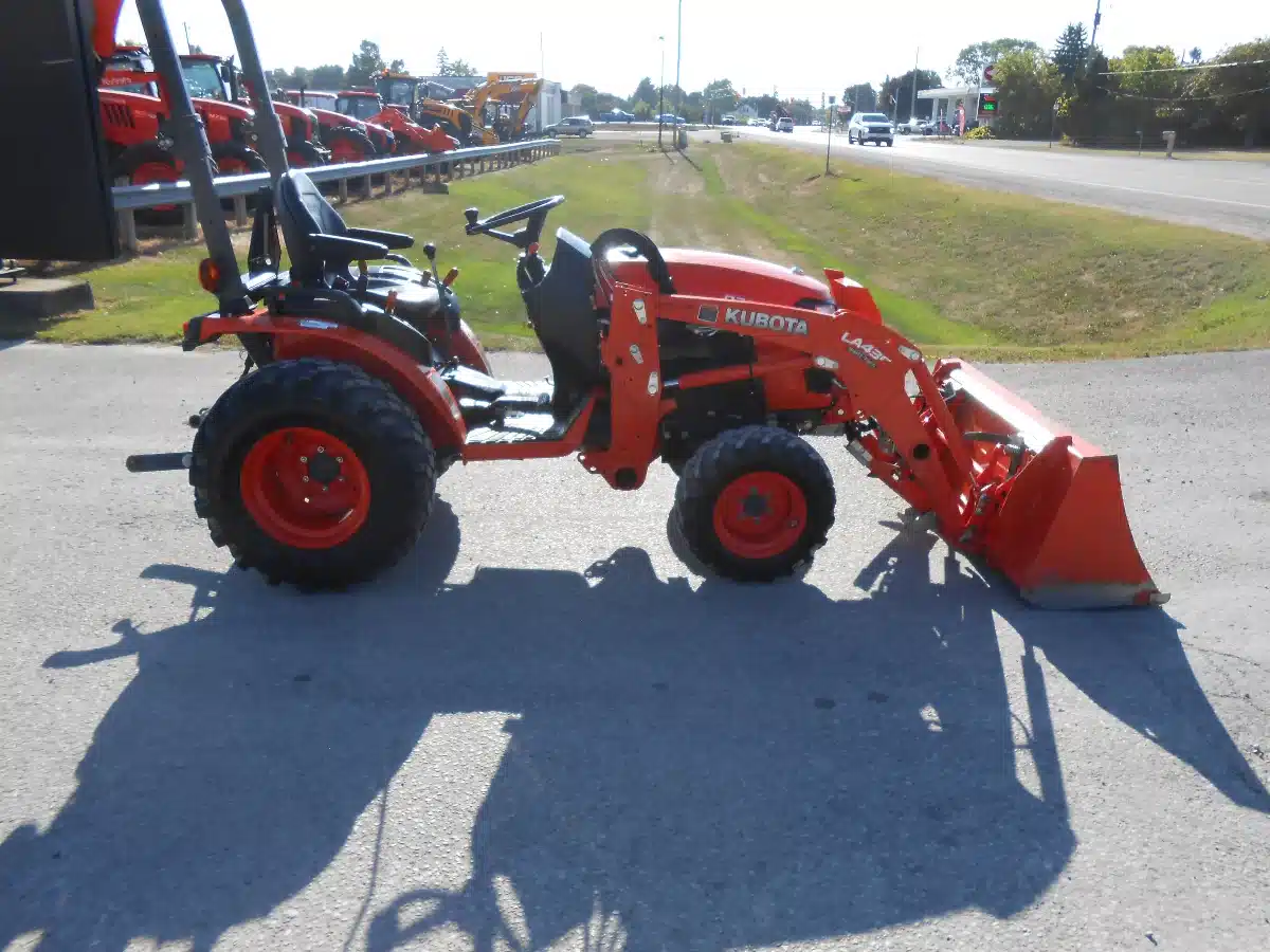 Gallery image 2 for Used 2022 Kubota B2601 Tractor