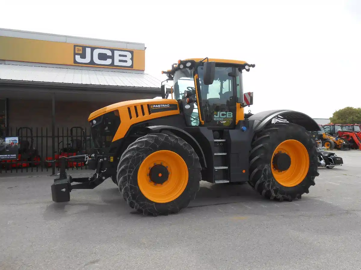 Gallery image 1 for Used 2022 JCB FASTRAC 8330 Tractor