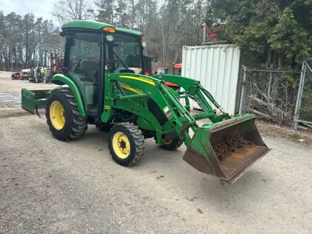 Gallery image 1 for Used 2008 John Deere 3520 Tractor