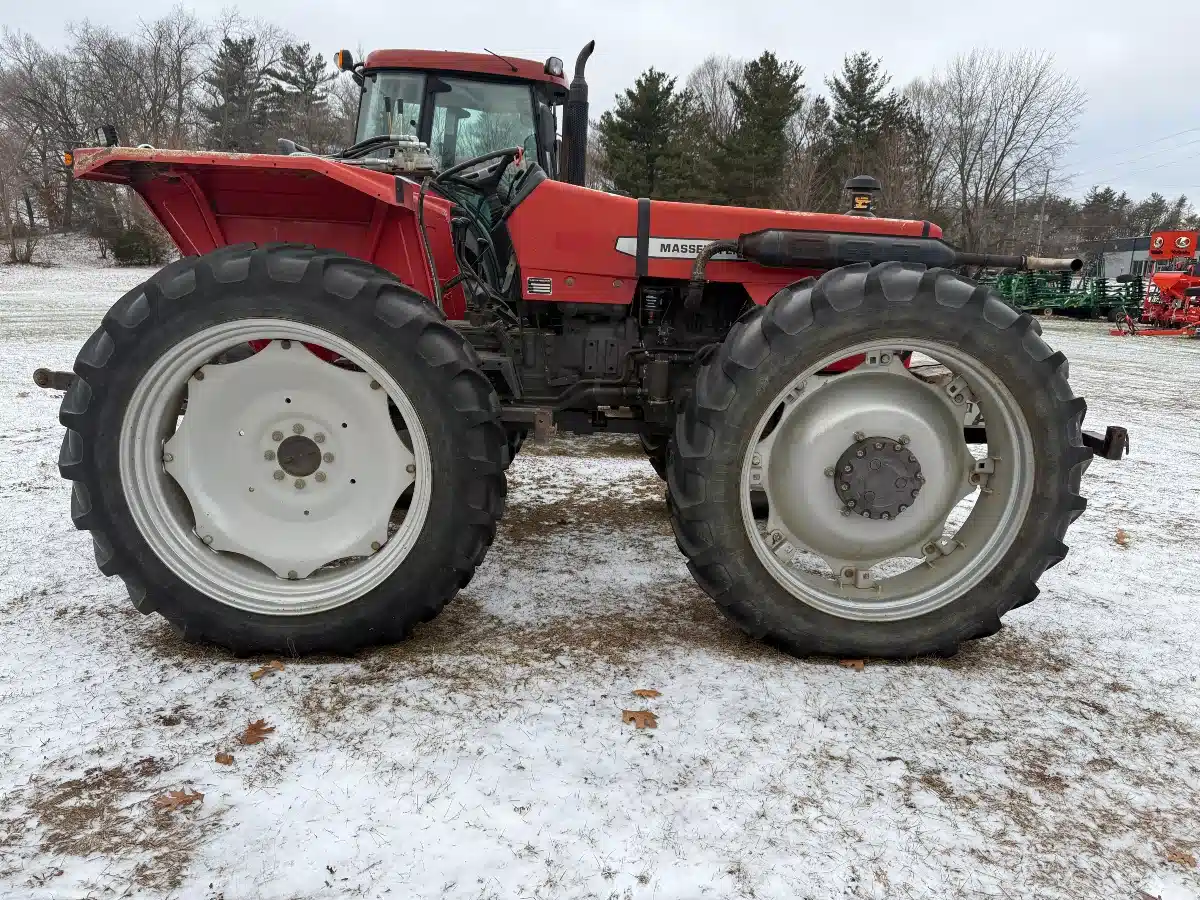 Gallery image 2 for 1998 Massey Ferguson 384HC Tractor