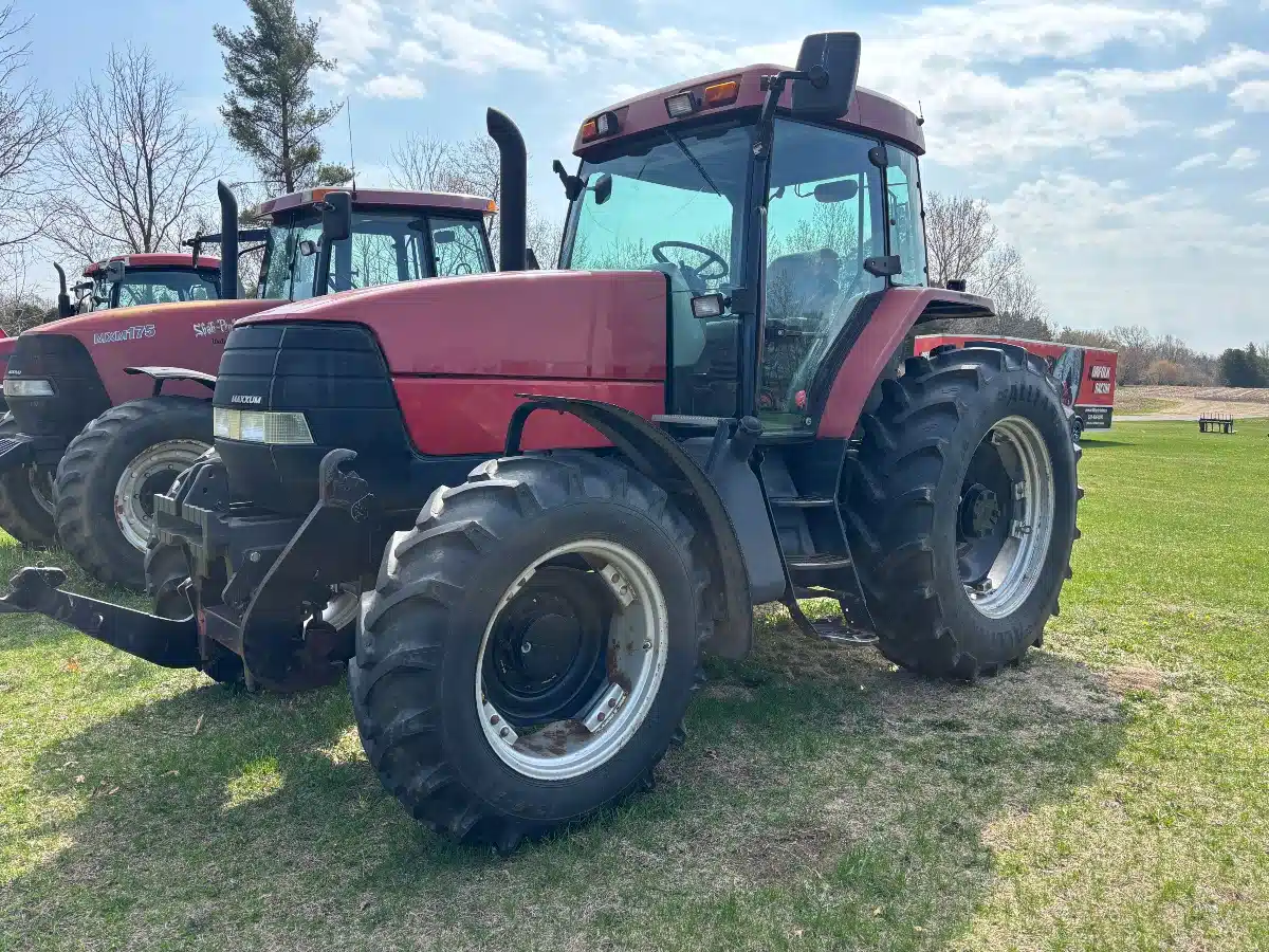 1998 Case IH MX135 Tractor