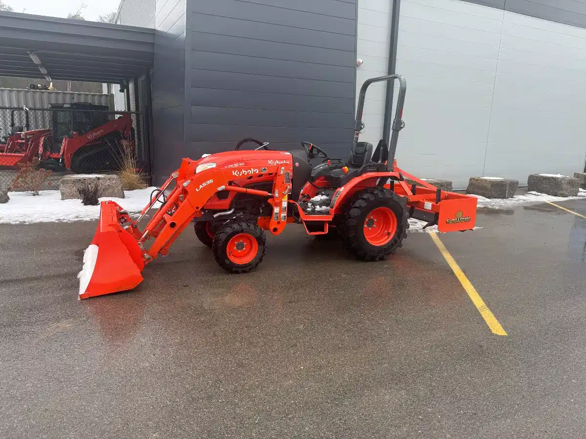 Kubota LX2610 Tractor