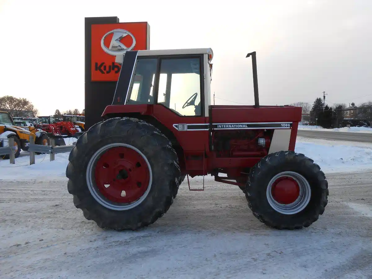 Gallery image 2 for International Harvester 1086 Tractor