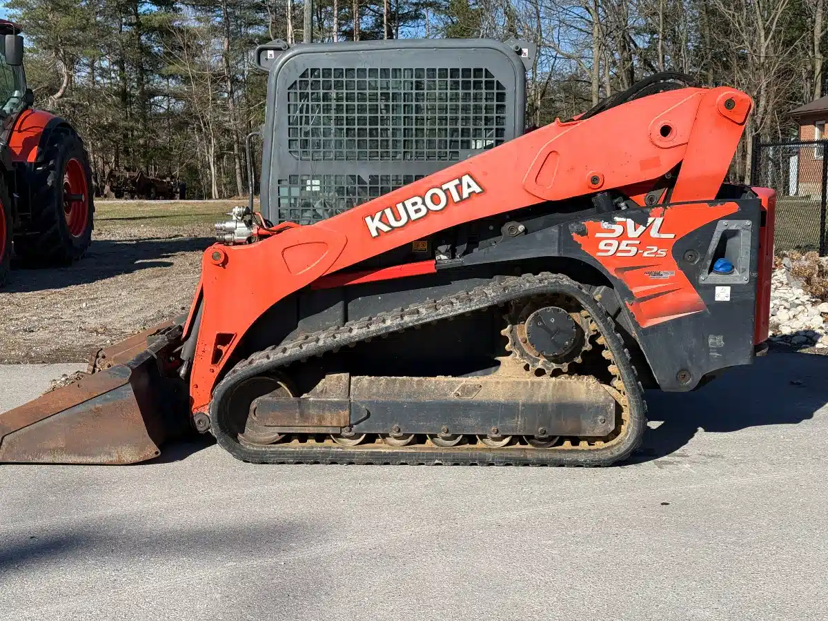 Gallery image 1 for 2017 Kubota SVL95-2 Skid Steer