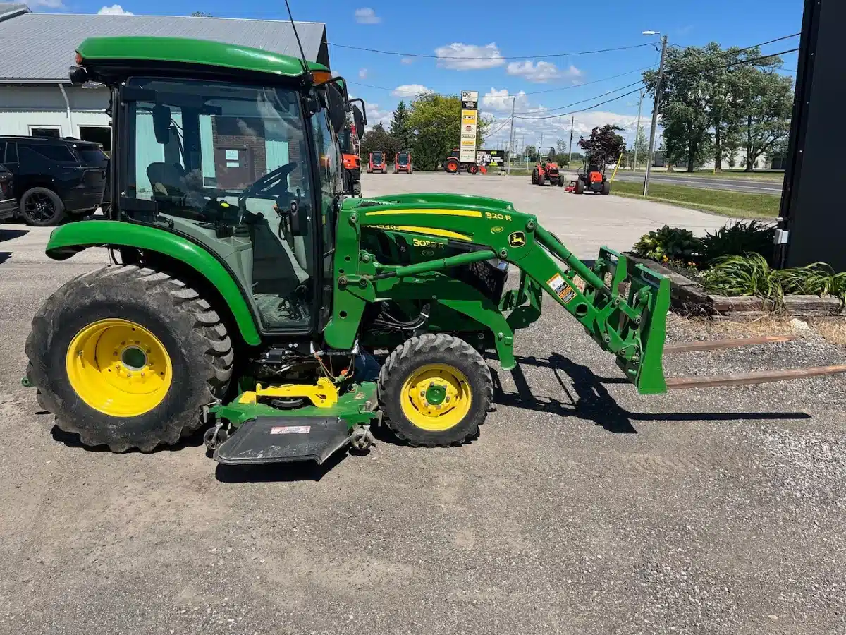 Photo de la Galerie 2 pour 2023 John Deere 3039R Tracteur