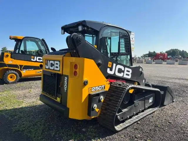 Gallery image 1 for 2026 JCB 250T Skid Steer