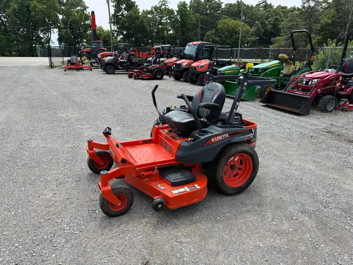 Gallery image 1 for Kubota Z421KW-54 Mower - Zero Turn