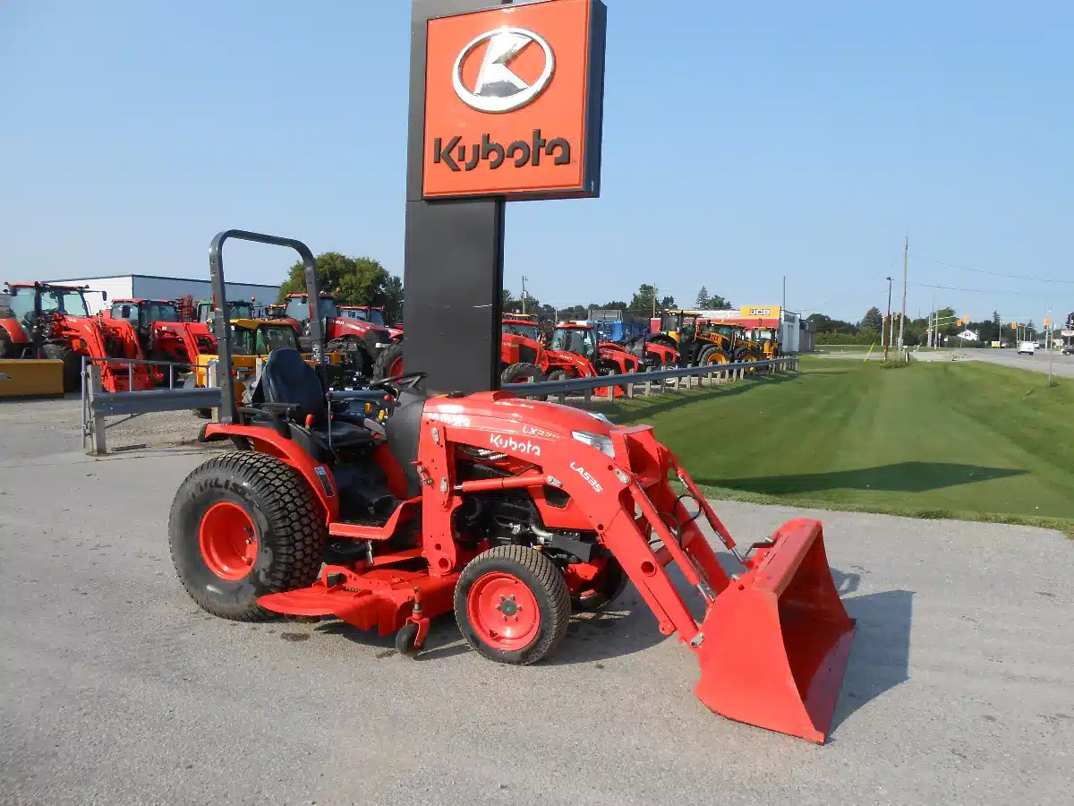 Gallery image 1 for 2021 Kubota LX3310 Tractor