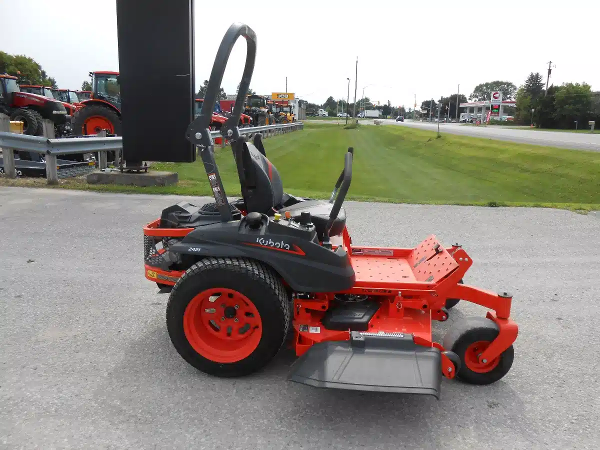 Gallery image 2 for 2023 Kubota Z421KWT-60 Mower - Zero Turn