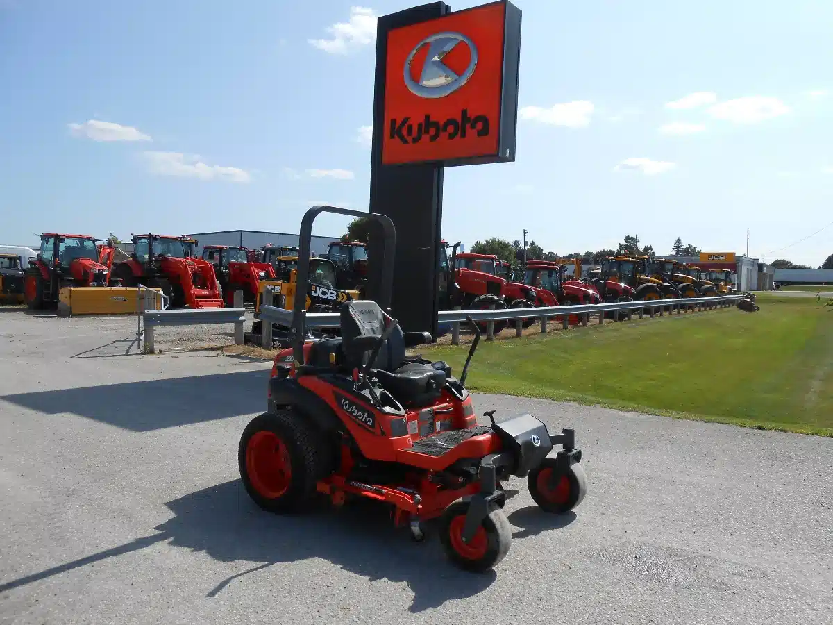 Photo de la Galerie 1 pour 2022 Kubota ZD1211-3-60 Tondeuse à rayon de braquage zéro