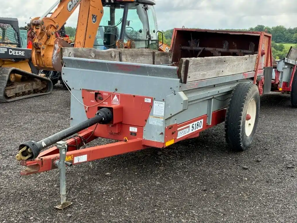 Gallery image 1 for Hesston 180 Manure Spreader
