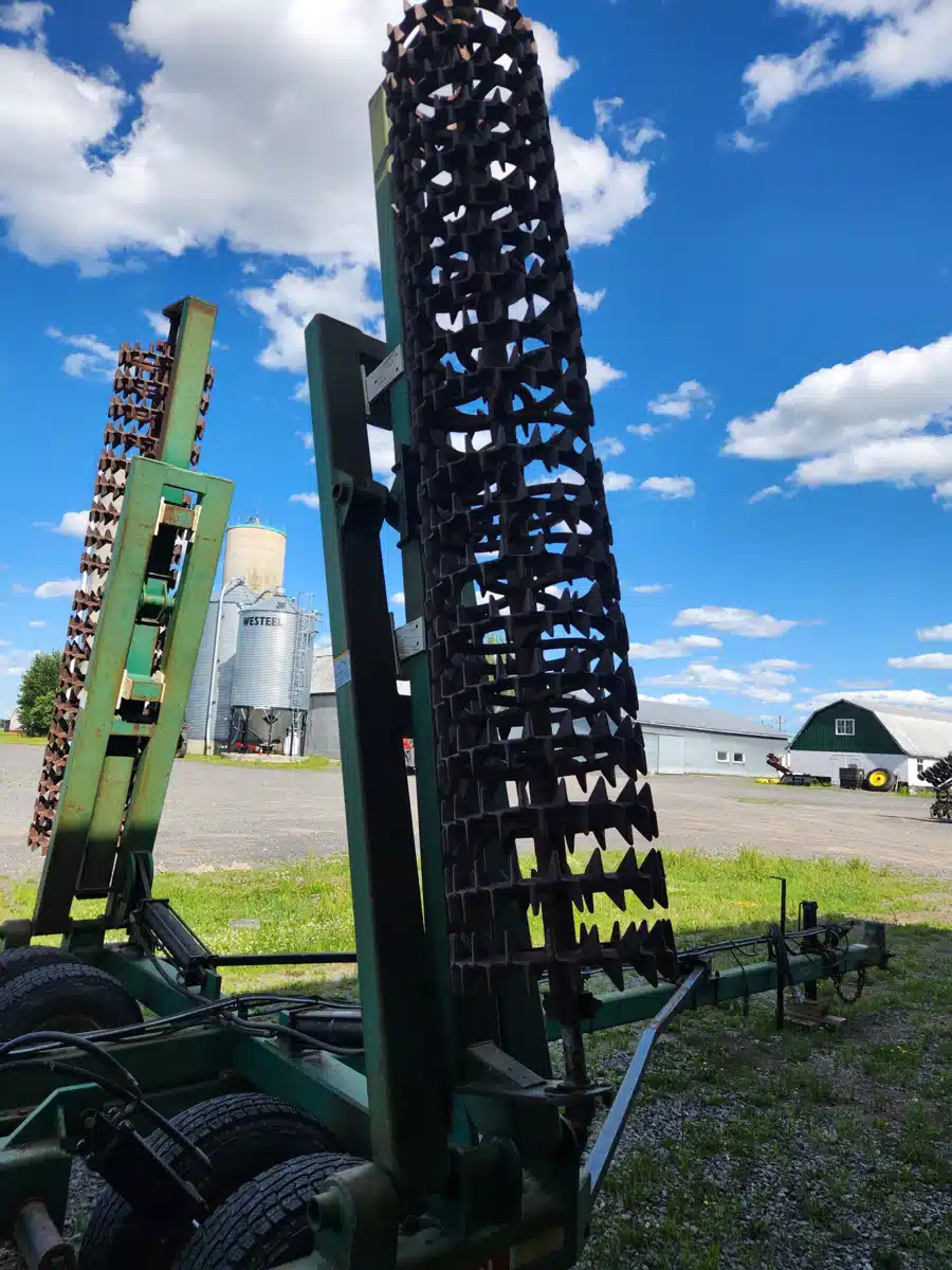 Gallery image 2 for Big Jim CROWFOOT 32 pieds Land Roller