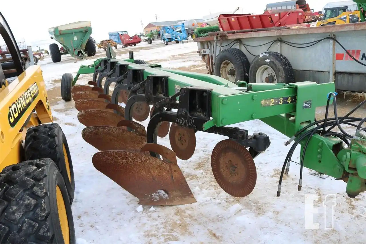Gallery image 1 for Used John Deere 2700 Plow