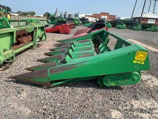 Gallery image 1 for Used John Deere 643 Header - Row Crop