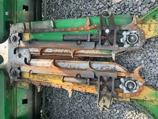 Gallery image 2 for Used John Deere 843 Header - Row Crop