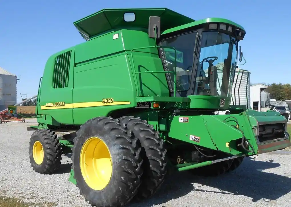 Gallery image 1 for Used 2000 John Deere 9650 Combine