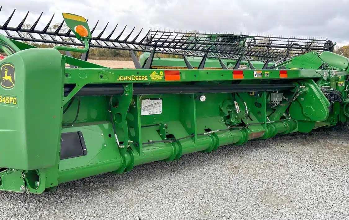 Gallery image 2 for Used 2015 John Deere 645FD Header - Flex Draper