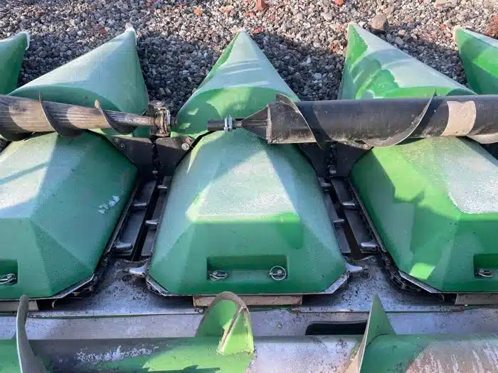Gallery image 2 for Used John Deere 643 Header - Row Crop