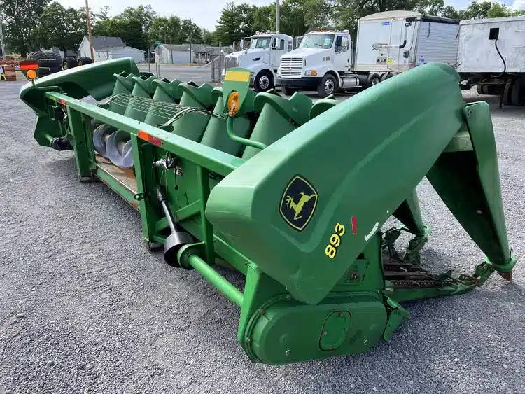 Gallery image 2 for Used John Deere 893 Header - Row Crop