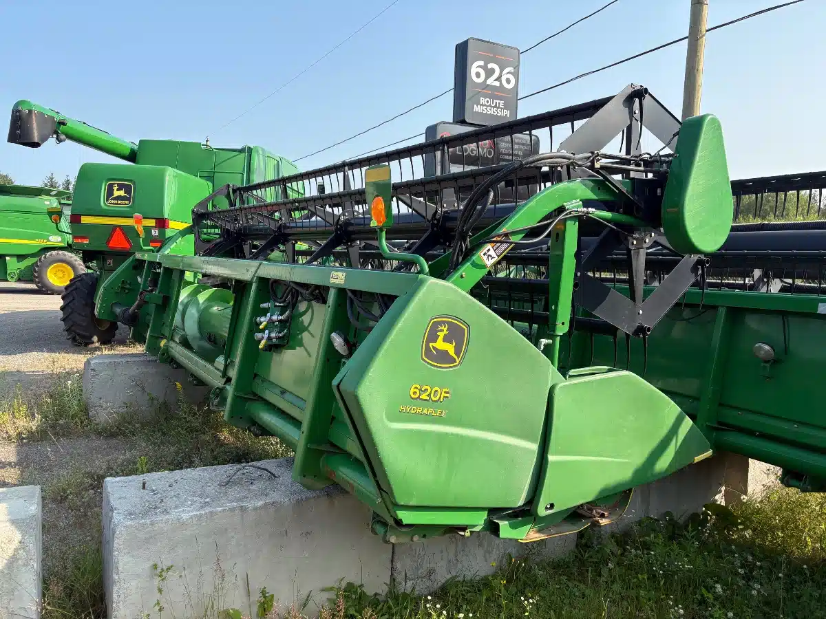 Gallery image 1 for Used John Deere 620F Header - Flex