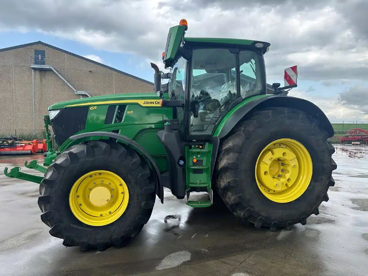 Gallery image 1 for Used 2022 John Deere 6R 195 Tractor