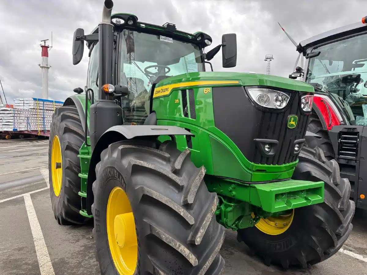 Gallery image 1 for Used 2025 John Deere 6R 215 Tractor