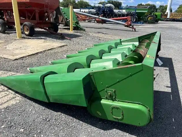 Gallery image 2 for John Deere 643 Header - Row Crop