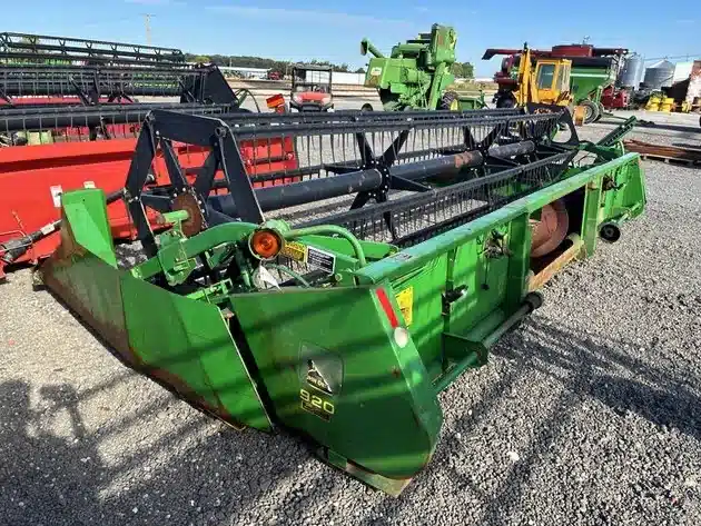 Gallery image 1 for Used 1993 John Deere 920F Header - Flex