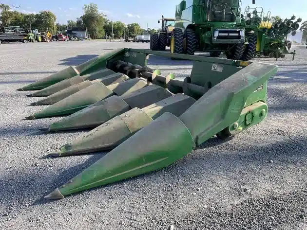 Gallery image 1 for John Deere 643 Header - Row Crop