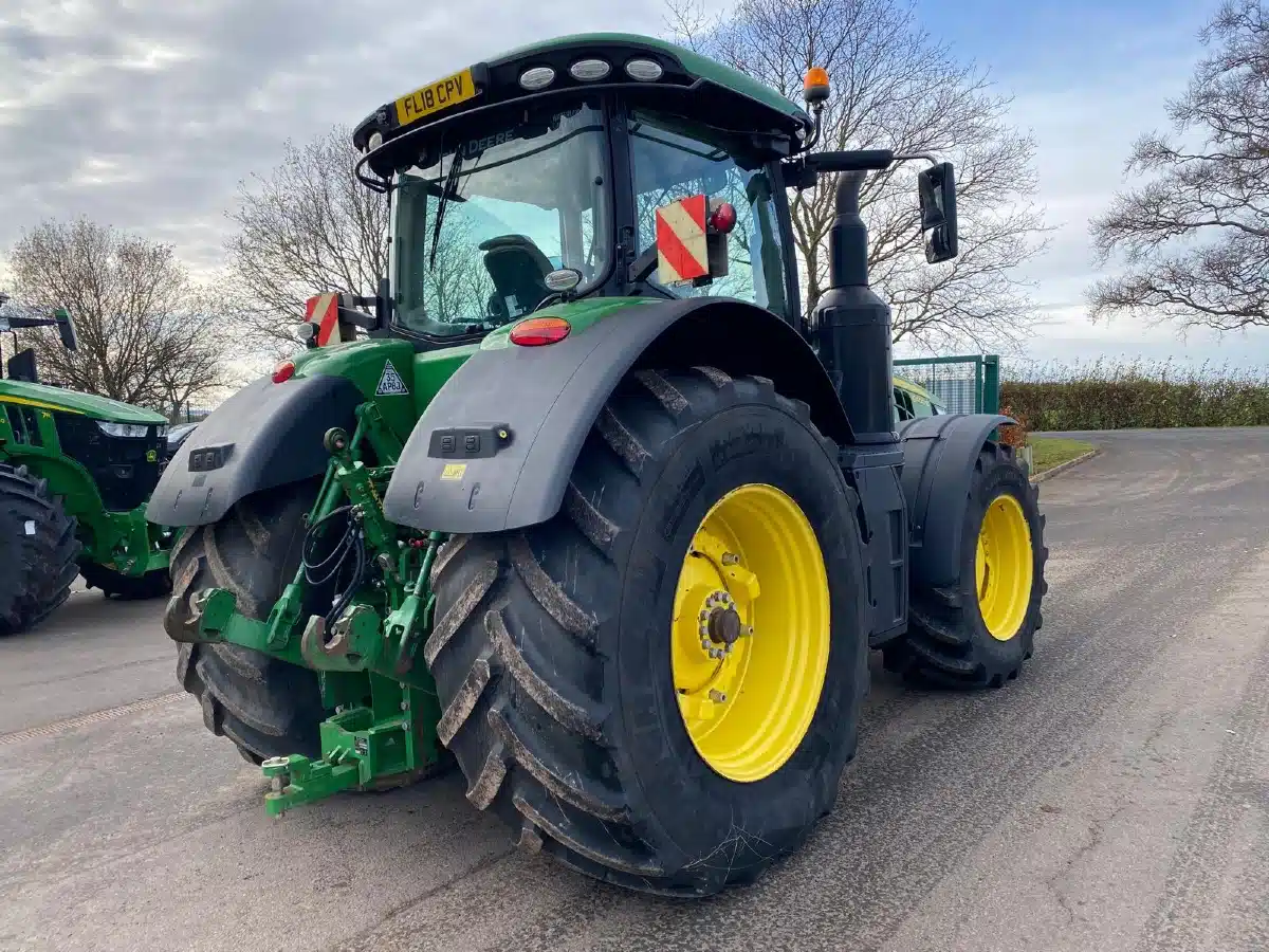 Gallery image 2 for 2019 John Deere 8400R Tractor